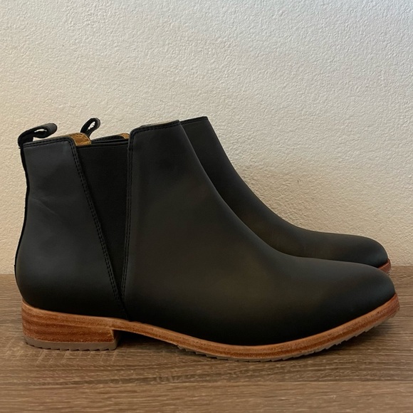 NEW Nisolo Black Chelsea Boots, Size 8.5 - Picture 2 of 11